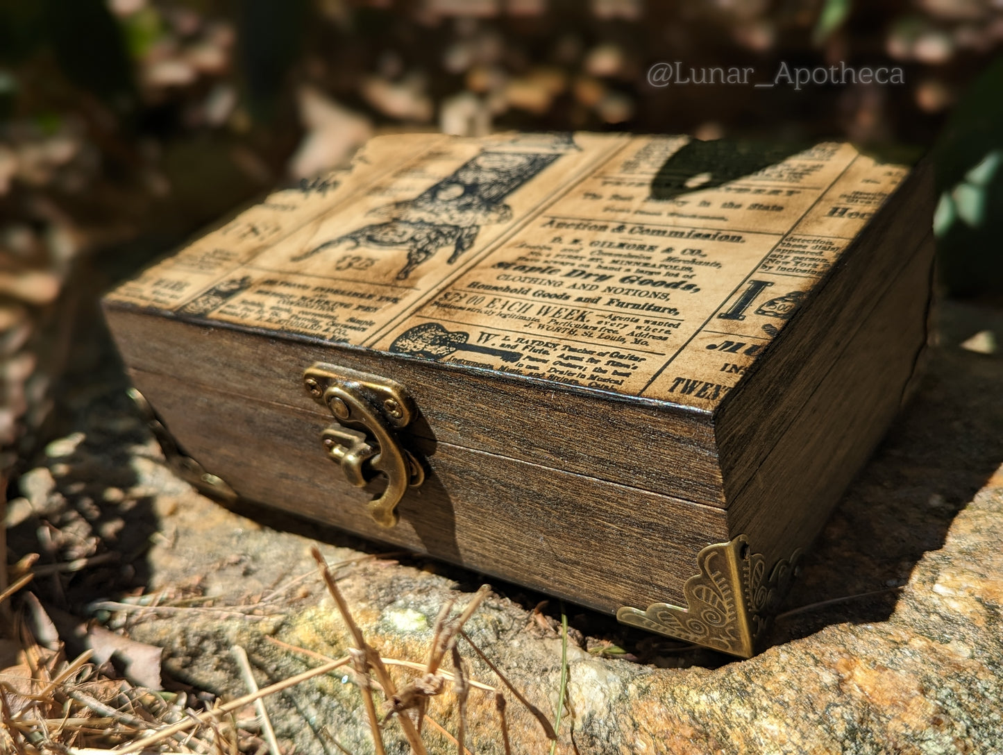 Vintage Syle Ad Box with Black Velvet